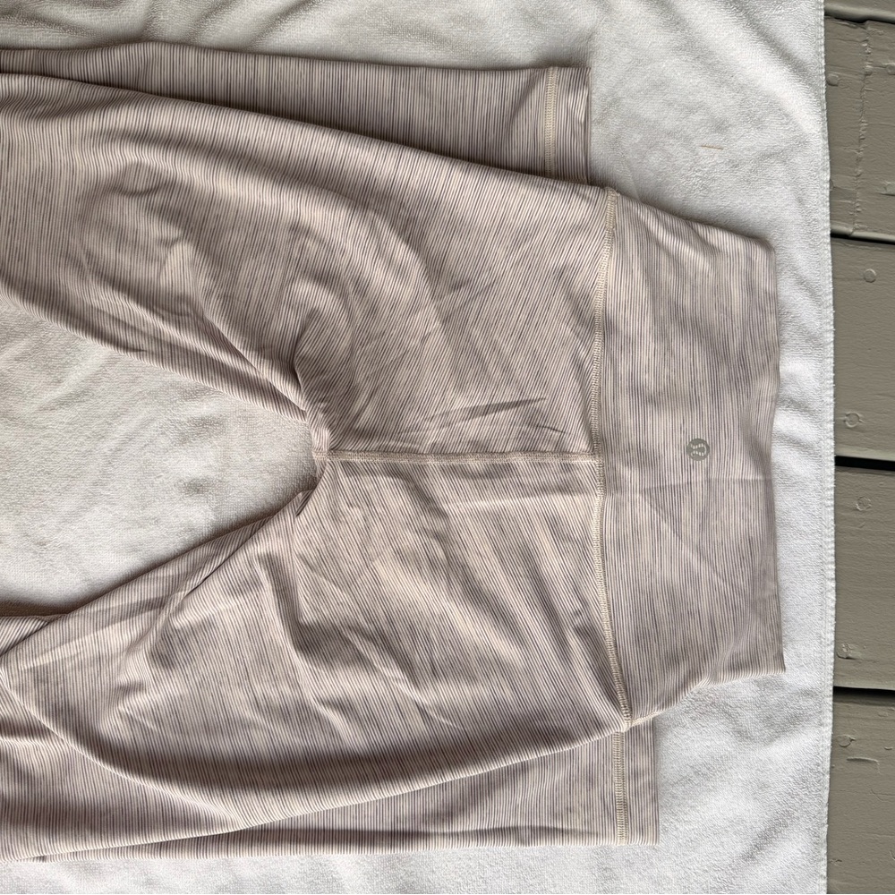 Lulu Lemon White and Gray Pattern Leggings